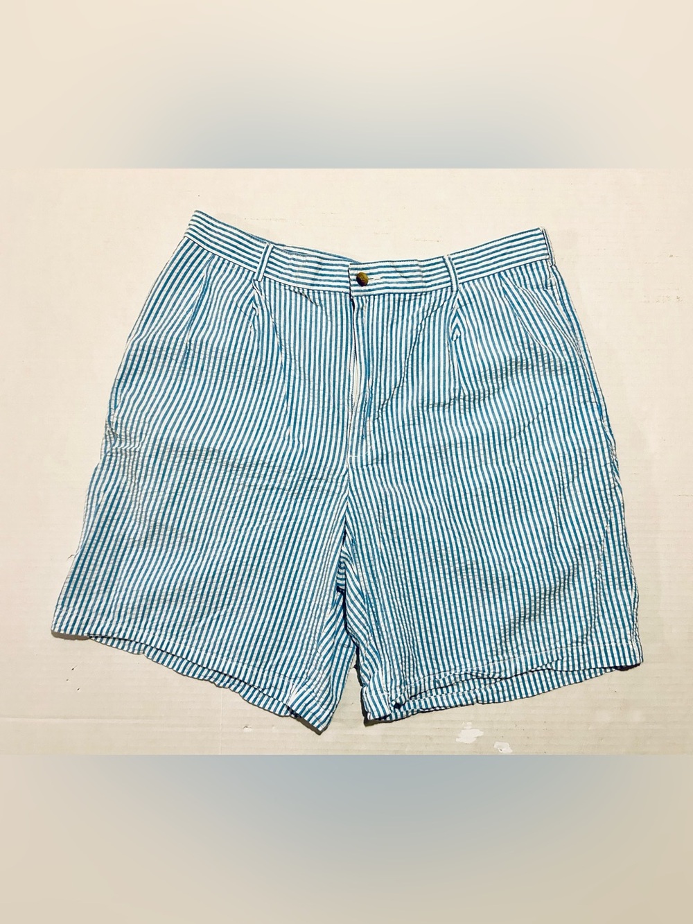 Vintage Lands' End Seersucker Pleated Shorts Men's 38x8 Blue White Stripe Cotton